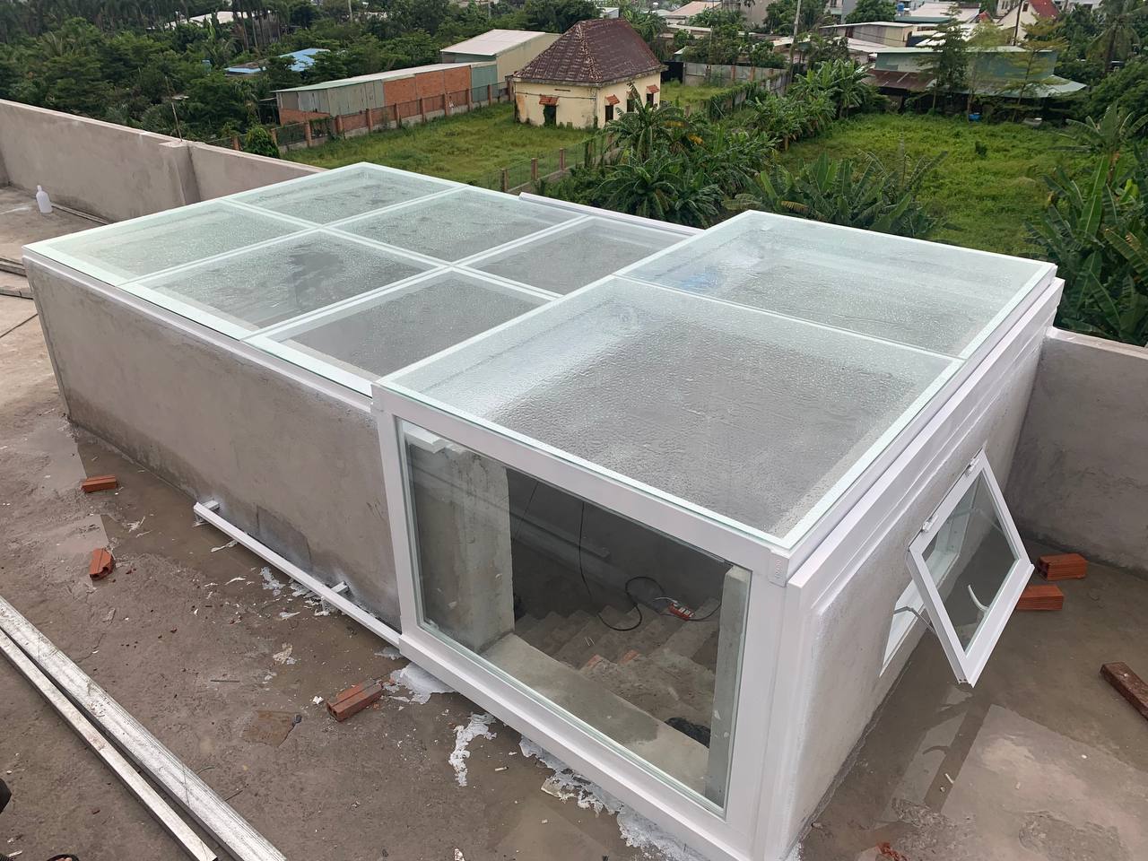 gieng troi loi len cau thang 1